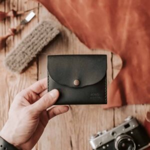 Hand-sewn Leather Wallet in Ebony